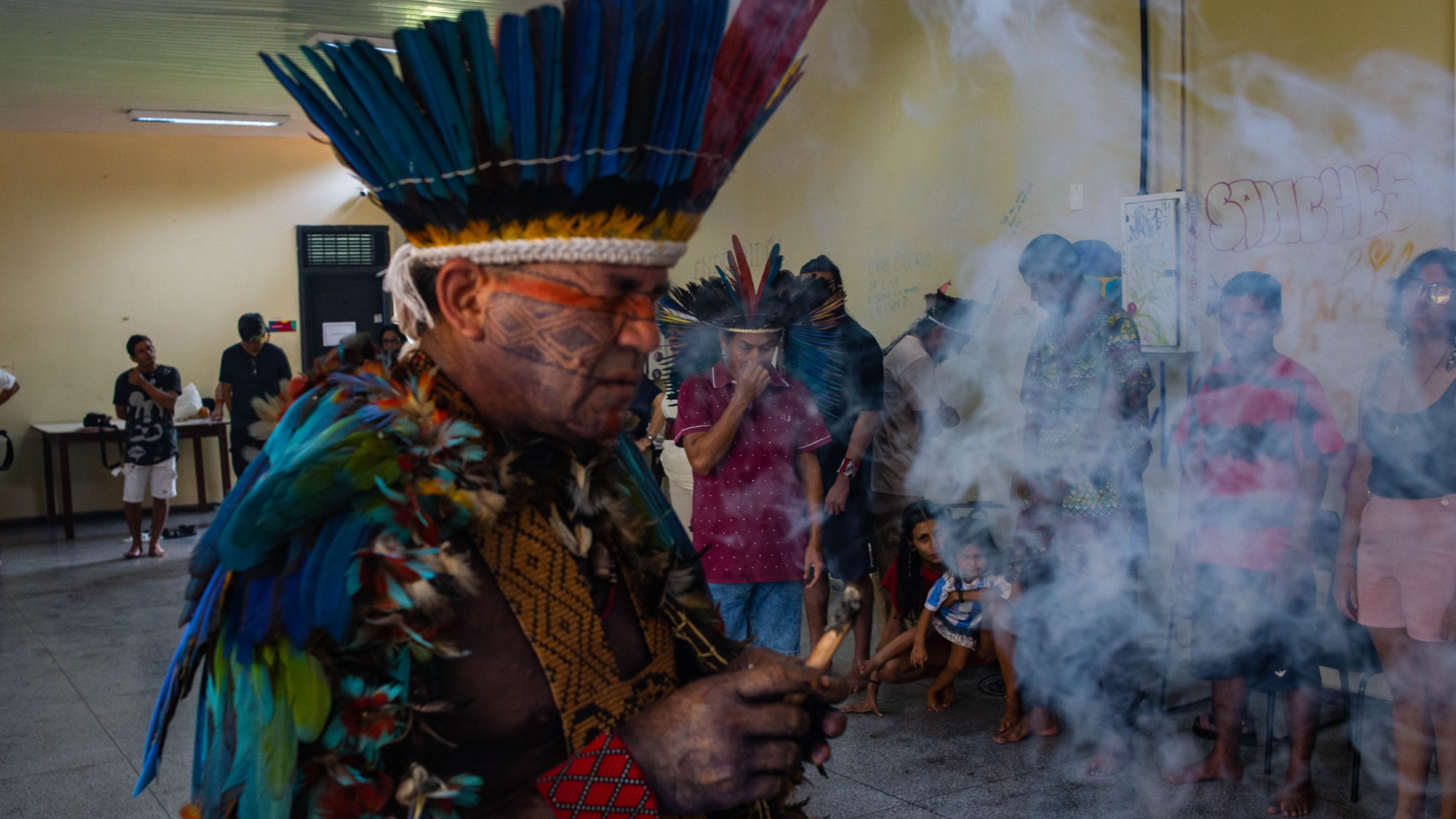  Mostra reúne uma série de fotomontagens que estabelecem um diálogo entre a arte contemporânea e a cosmologia indígena