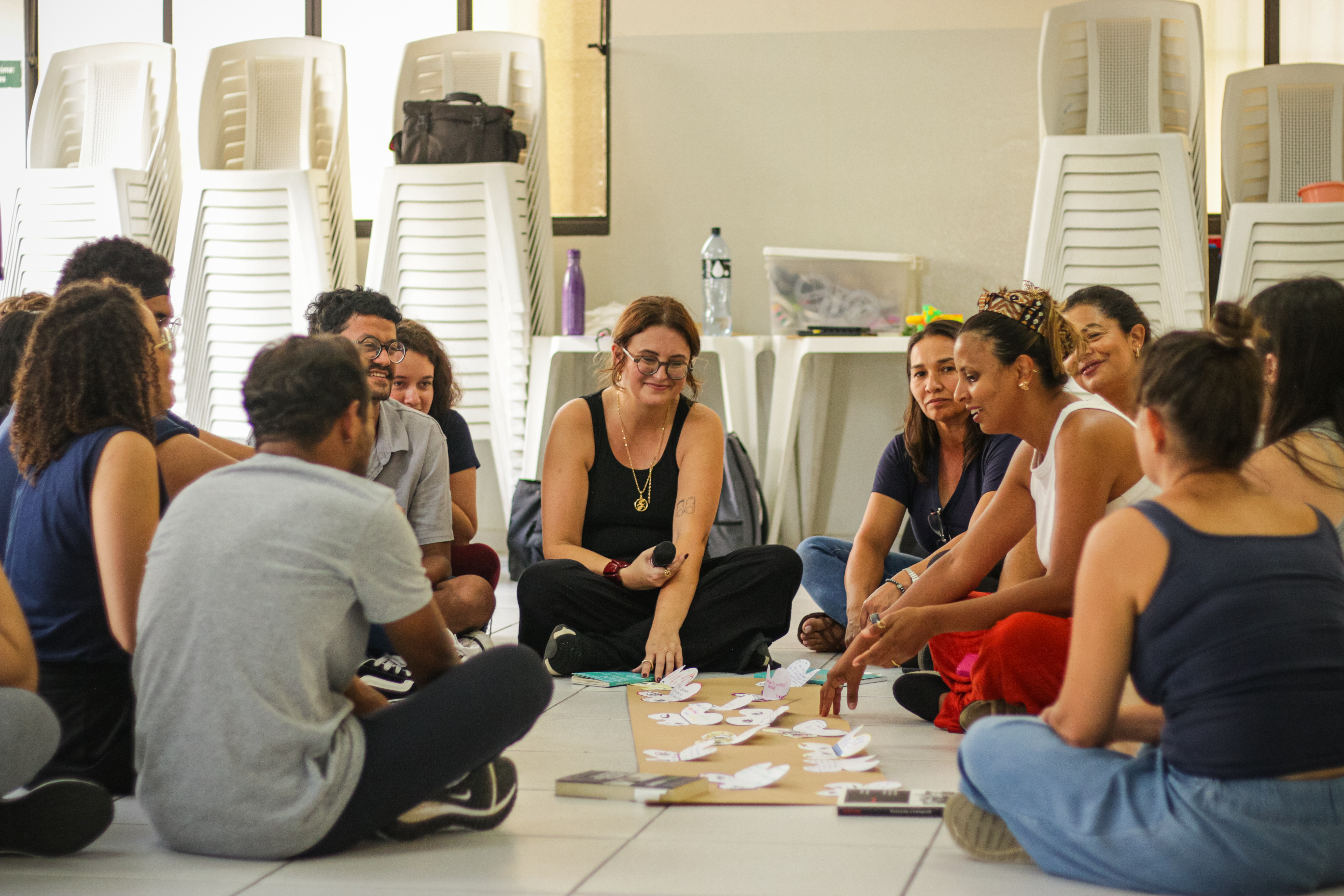 Proposta articula reflexão crítica e prática artística