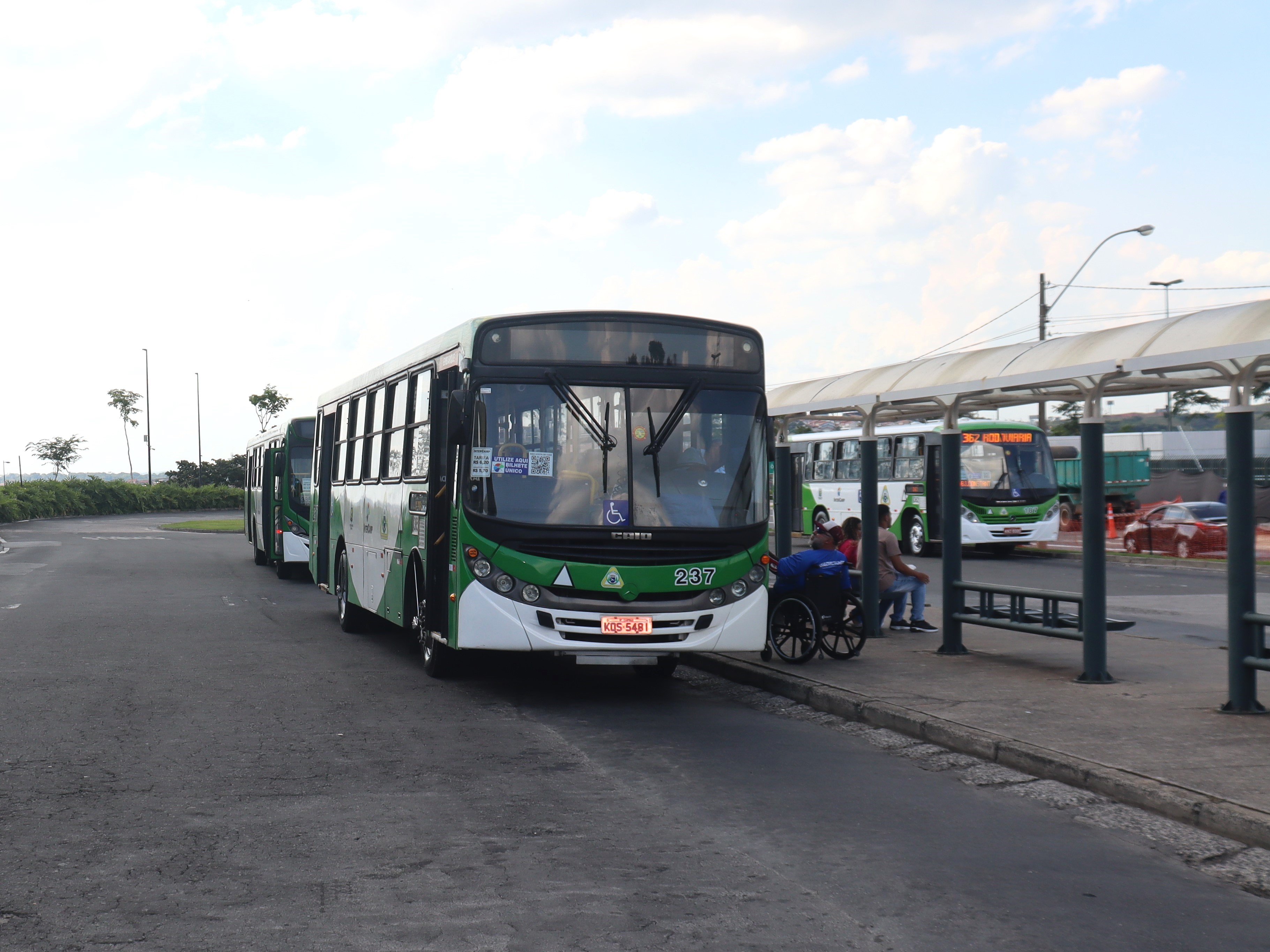 São cerca de 1,7 mil passageiros transportados diariamente na linha 383