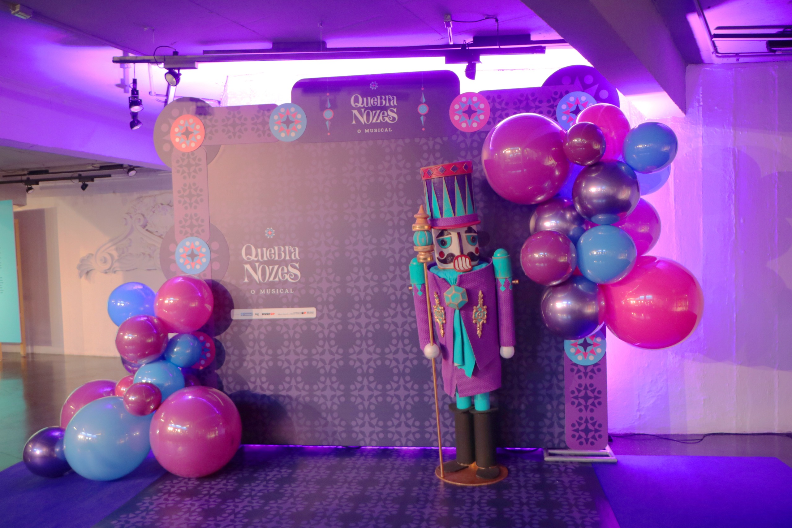 Cenário foi pensado para despertar sensações, estimular registros espontâneos e reforçar o clima de encantamento que marca o período natalino