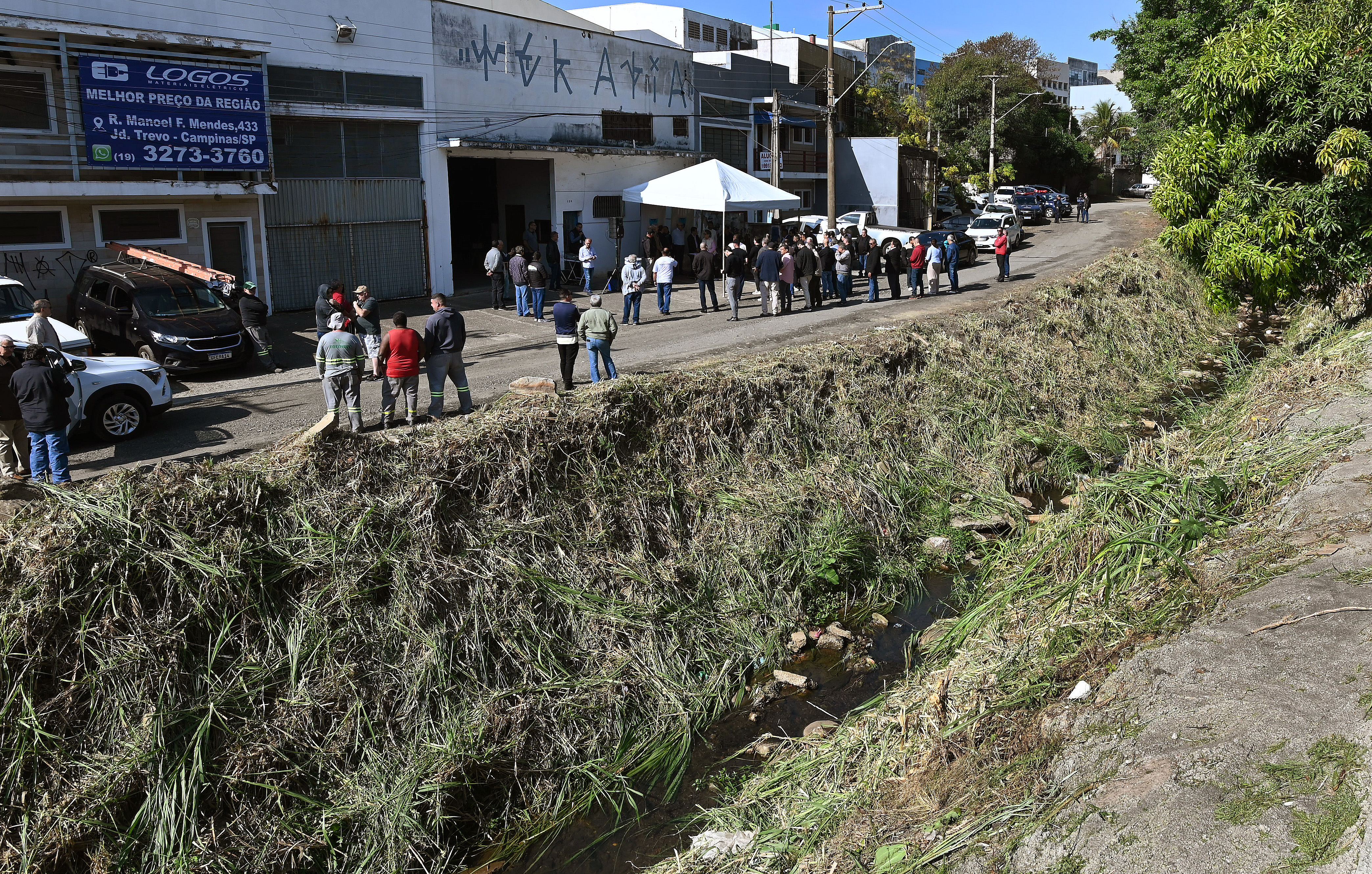 Obras são necessárias para evitar erosão e alagamento no córrego