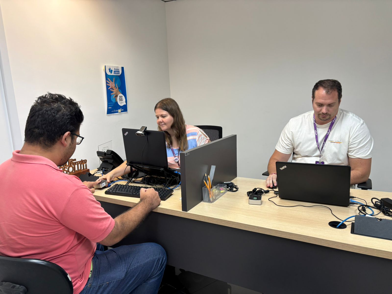 Para usuários que ainda não possuem biometria cadastrada, o atendimento presencial é necessário