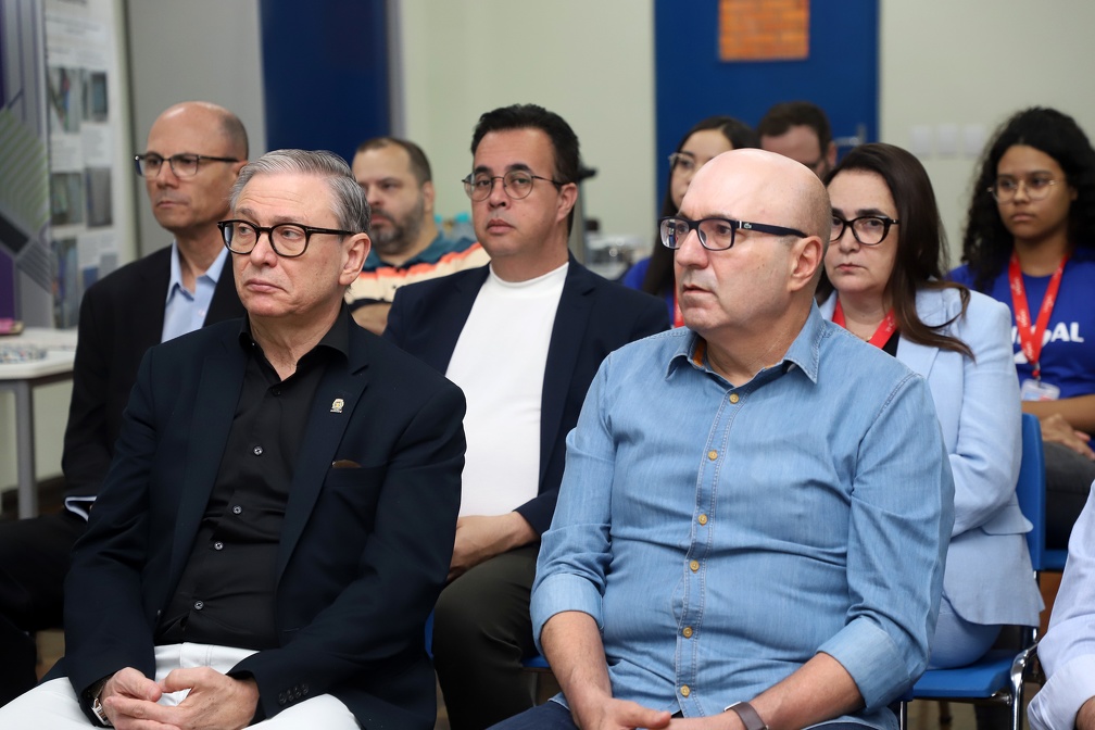 Dário com o secretário de Trabalho e Renda, Paulo Andrade, durante a cerimônia