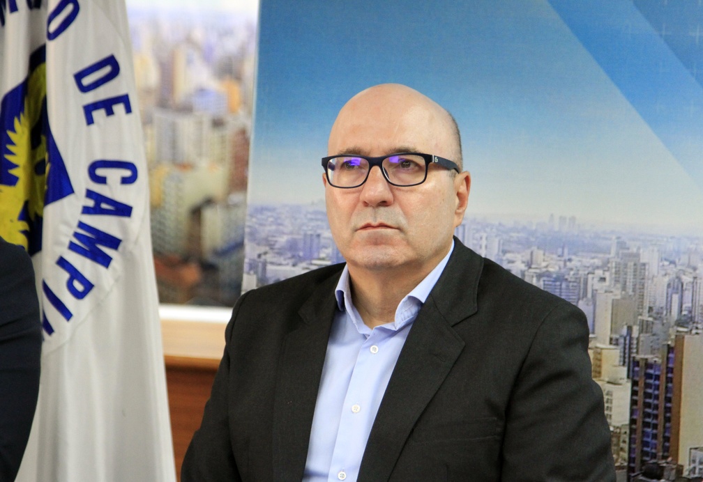 Prefeito Dário Saadi durante reunião da Comissão de Saúde da FNP