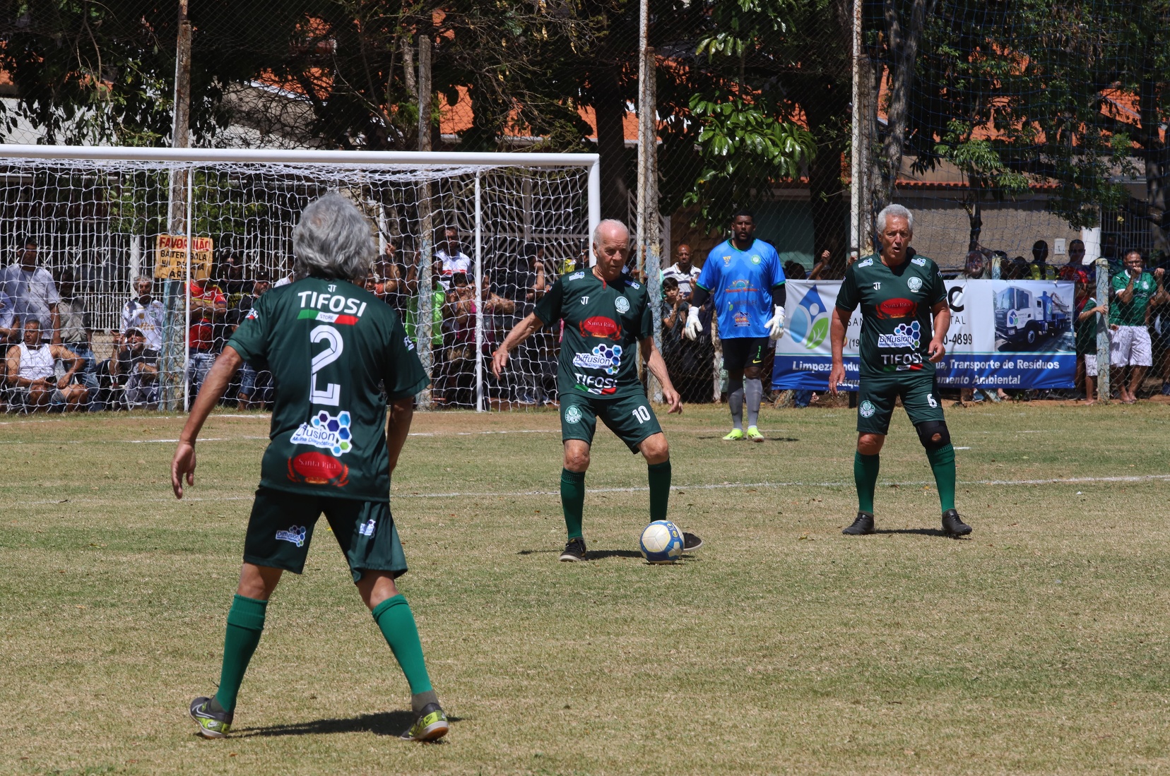 Ademir da Guia, o ídolo palmeirense, atraiu olhares do público