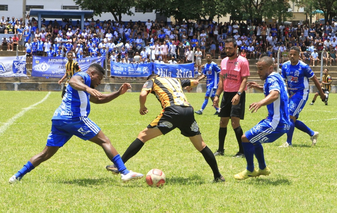 A competição reúne 30 times inscritos, totalizando 900 atletas, e segue até 23 de novembro