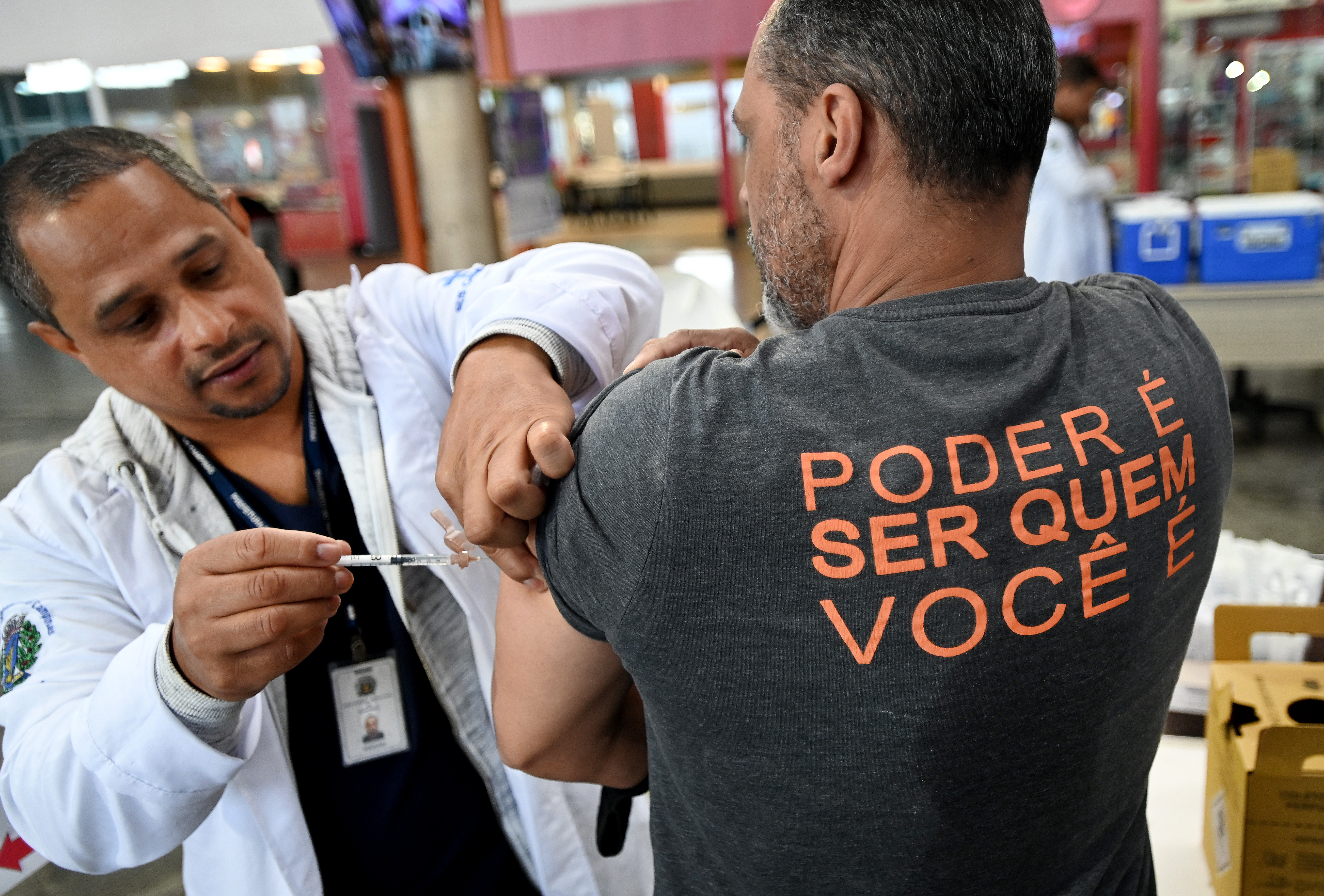 Secretaria Municipal de Saúde aplicou cerca de 5 mil doses de vacinas em ação que levou a imunização para fora dos centros de saúde entre os dias 3 e 16 de junho.