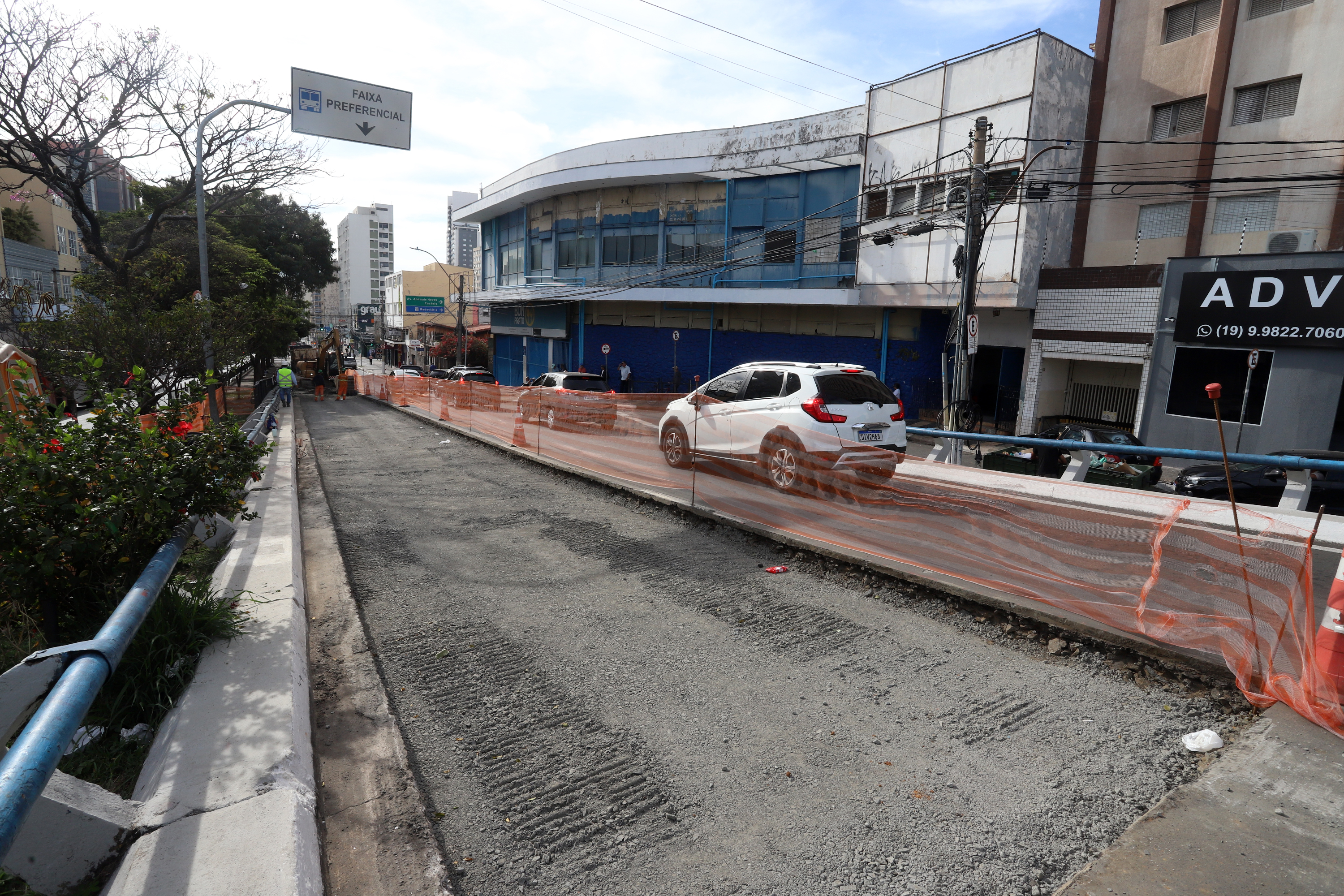 Com tempo de vida útil maior que o asfalto, o pavimento de concreto é ideal para o corredor do BRT