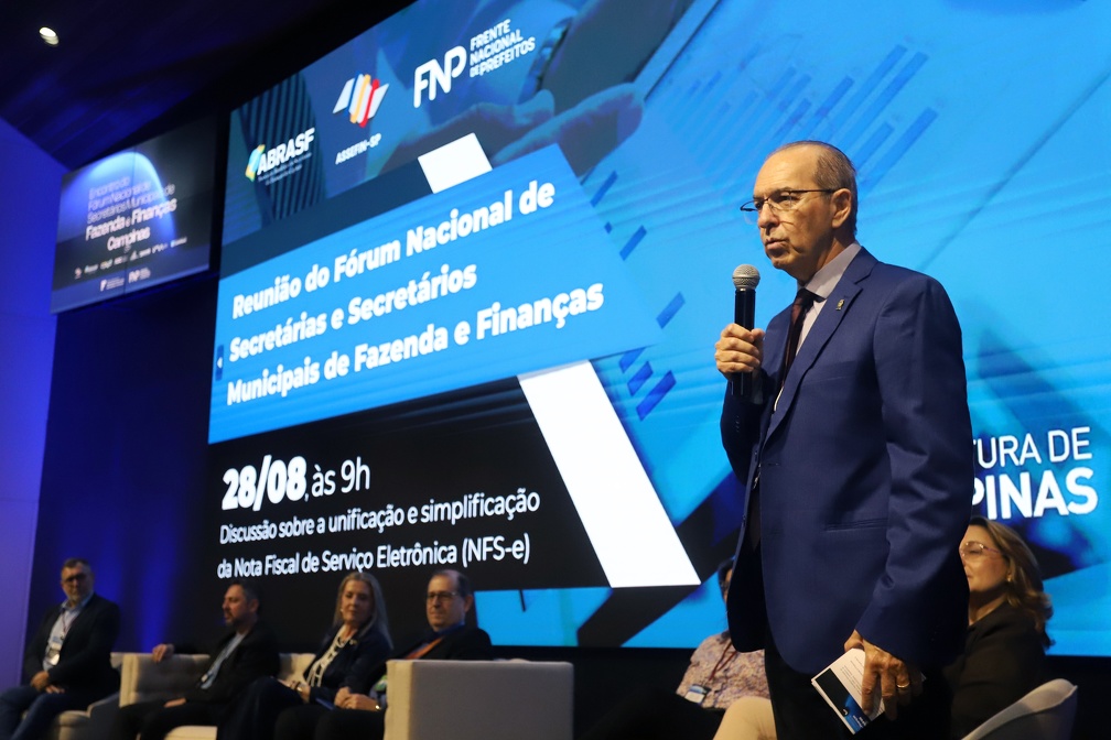 Aurílio Caiado, secretário de Finanças de Campinas e presidente do Fórum Nacional de Secretárias e Secretários Municipais de Fazenda e Finanças, falou no fórum nacional promovido em Campinas para discutir a Reforma Tributária