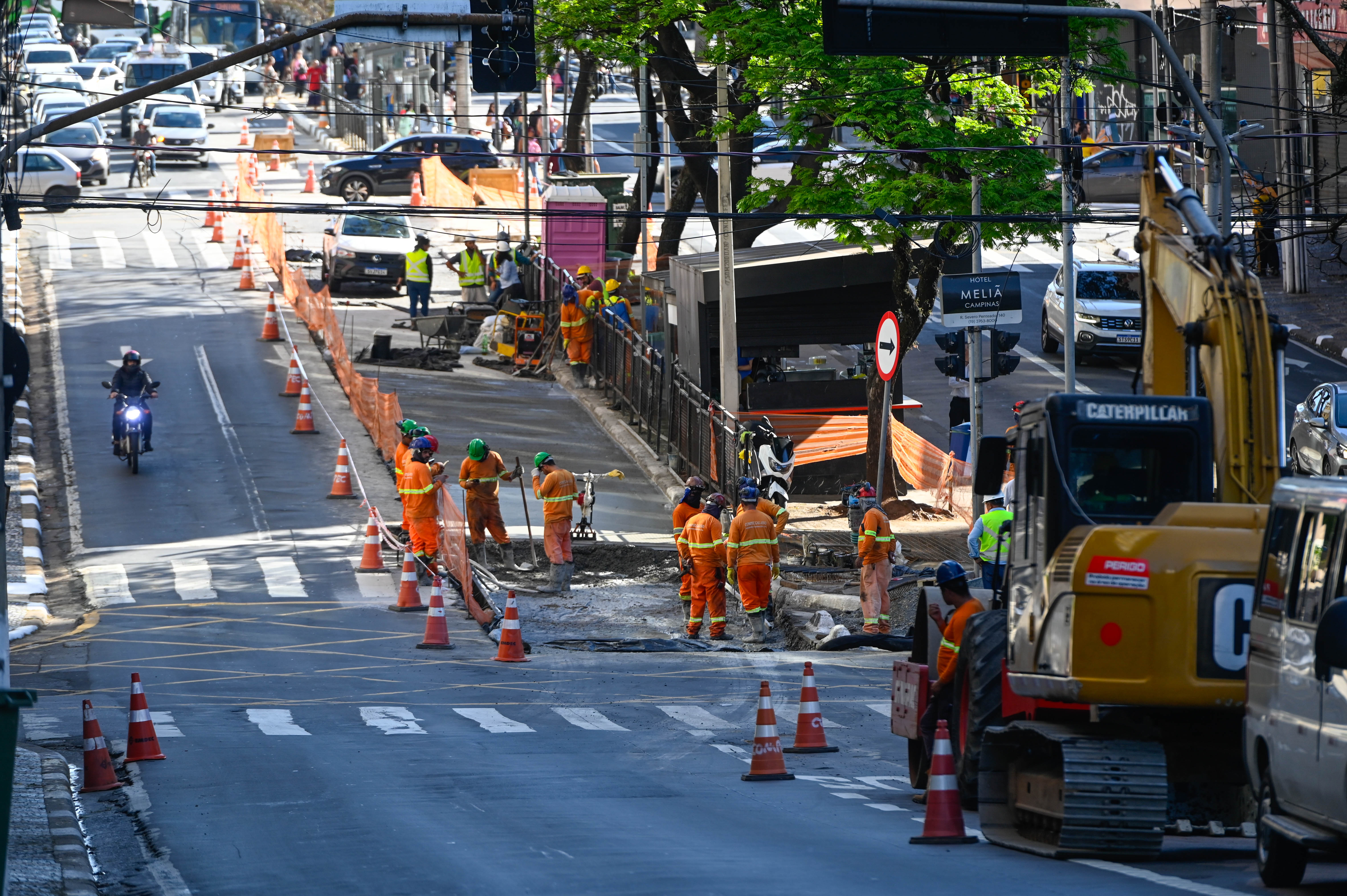 Os trabalhos seguem pela avenida Moraes Salles, em direção à rua Barão de Jaguara, e pela avenida Orosimbo Maia, além da rua Sacramento