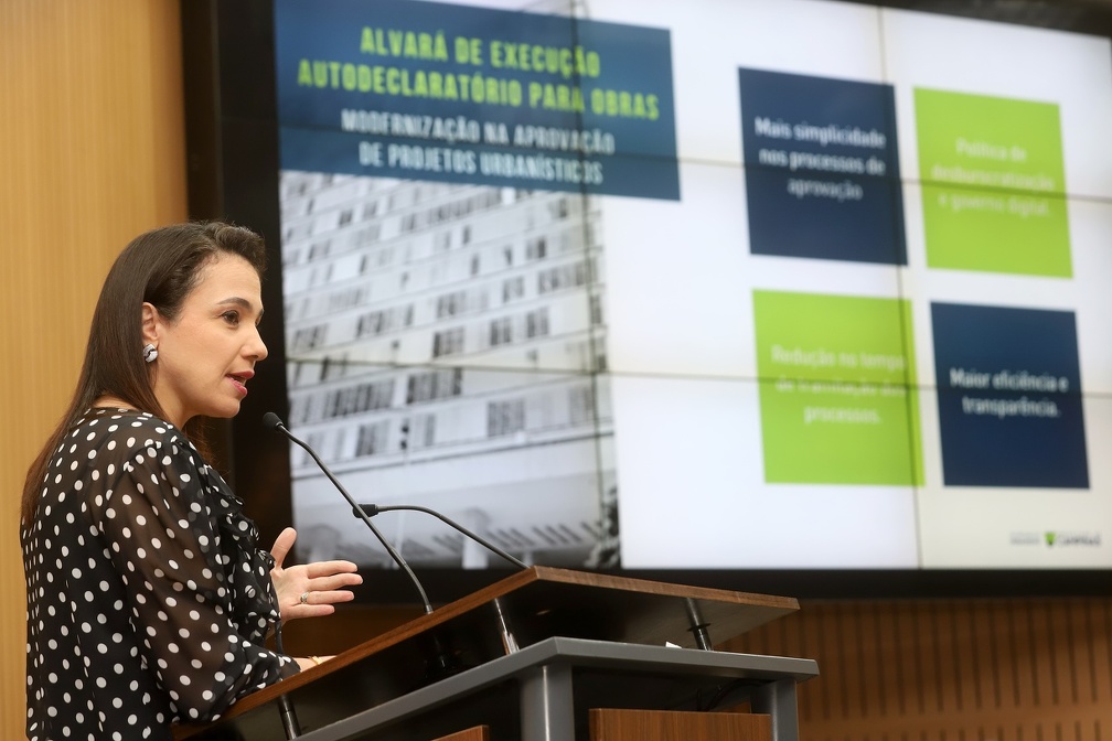 Carolina Baracat classificou o encontro como "produtivo e participativo", oferecendo oportunidade para um debate aprofundado sobre a minuta de emenda legislativa