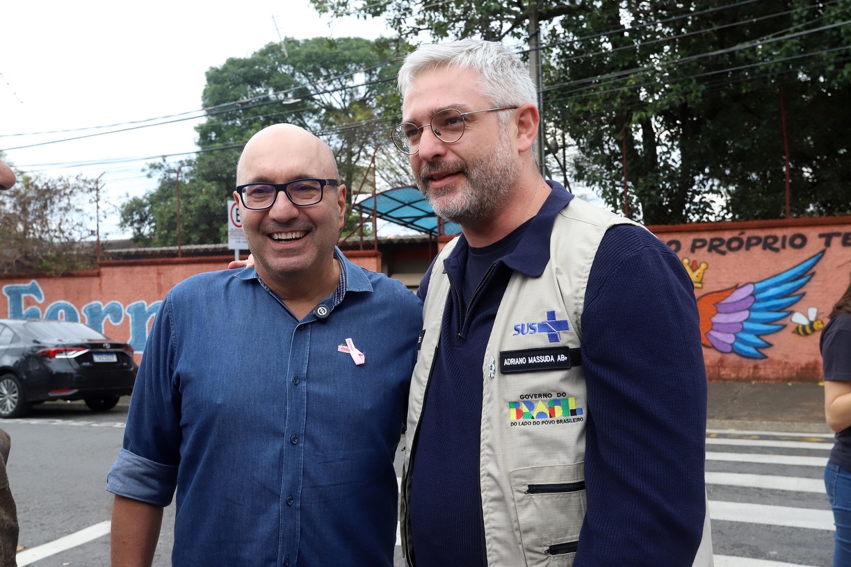 Prefeito Dário Saadi ao lado do secretário executivo do Ministério da Saúde, Adriano Massuda