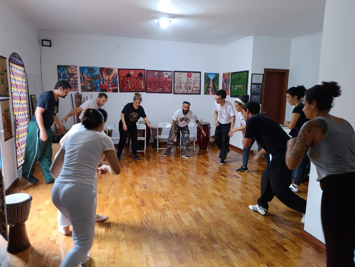 A roda é um momento de celebração da ancestralidade, da resistência e da musicalidade da capoeira