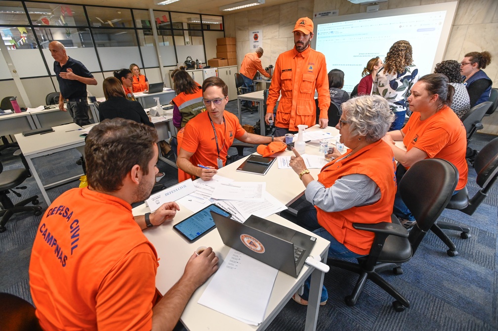 Sala de Resiliência da Defesa Civil de Campinas: novo radar permite previsões mais acuradas e respostas mais rápidas