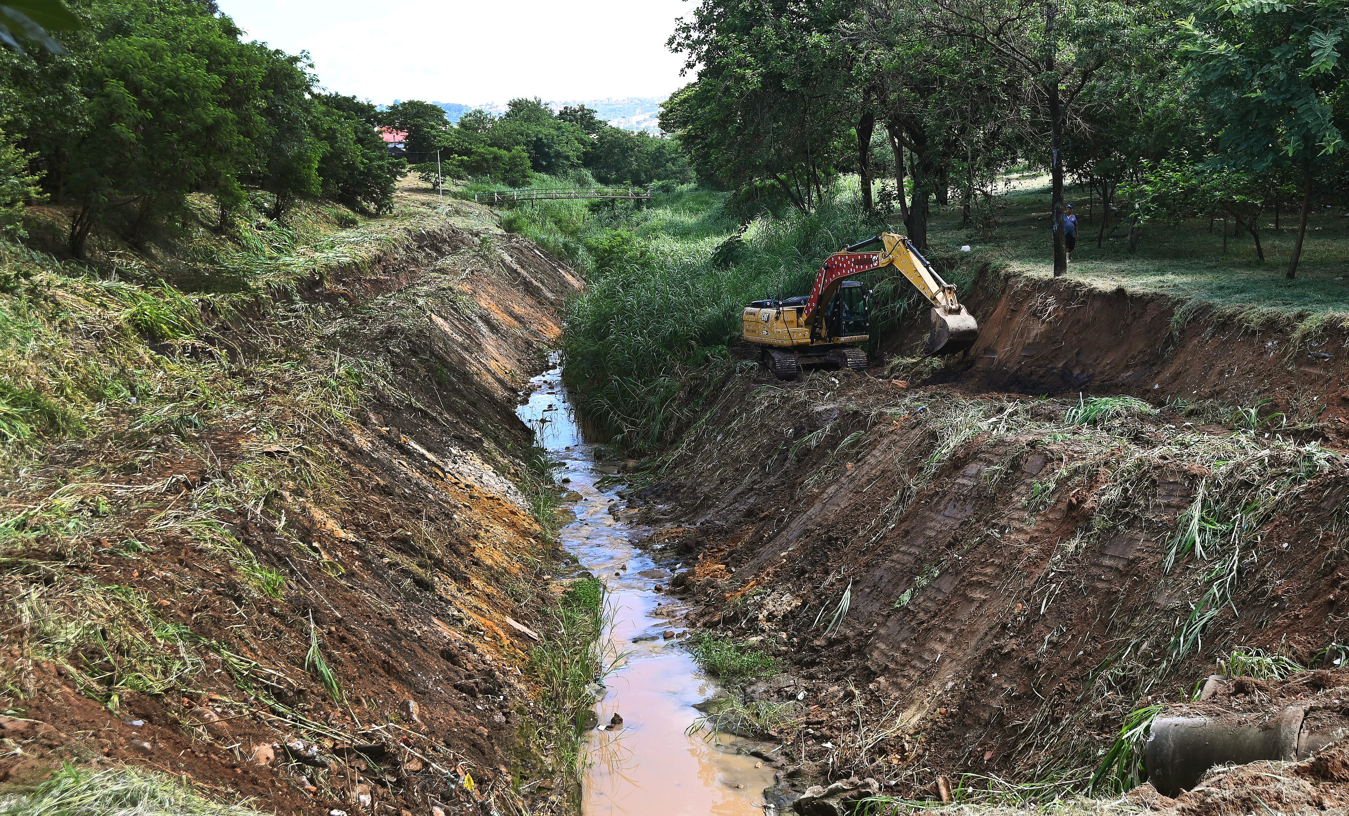 Além dos mutirões, a Prefeitura conta opções para descarte de lixo e entulho, como os ecopontos  