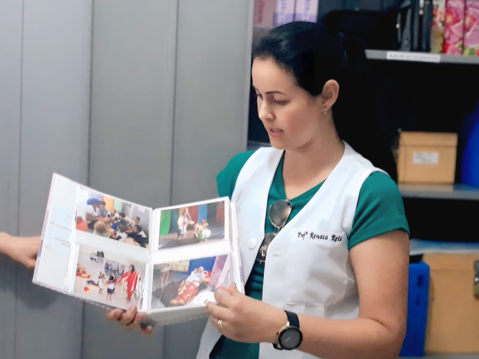 Iniciativa envolve alunos, professores e comunidade em projetos de registro, catalogação e organização de acervos