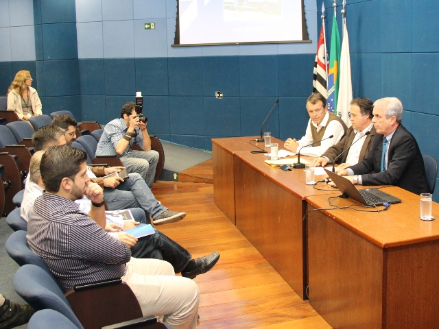 Barreiro, secretário de Transportes e presidente da Emdec, apresentou números do PAI-Serviço e falou da melhoria no atendimento