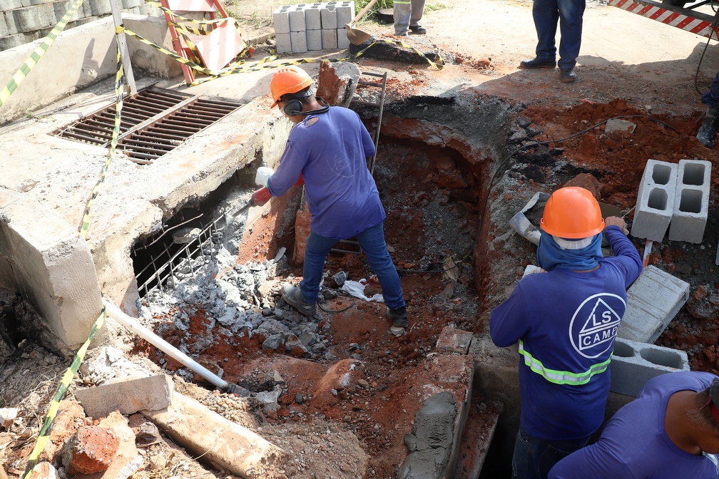 Equipe composta por oito colaboradores trabalha para aumentar a captação de água da chuva