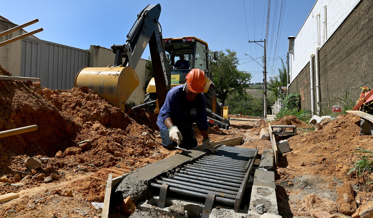 As bocas de lobo são as entradas das galerias pluviais 