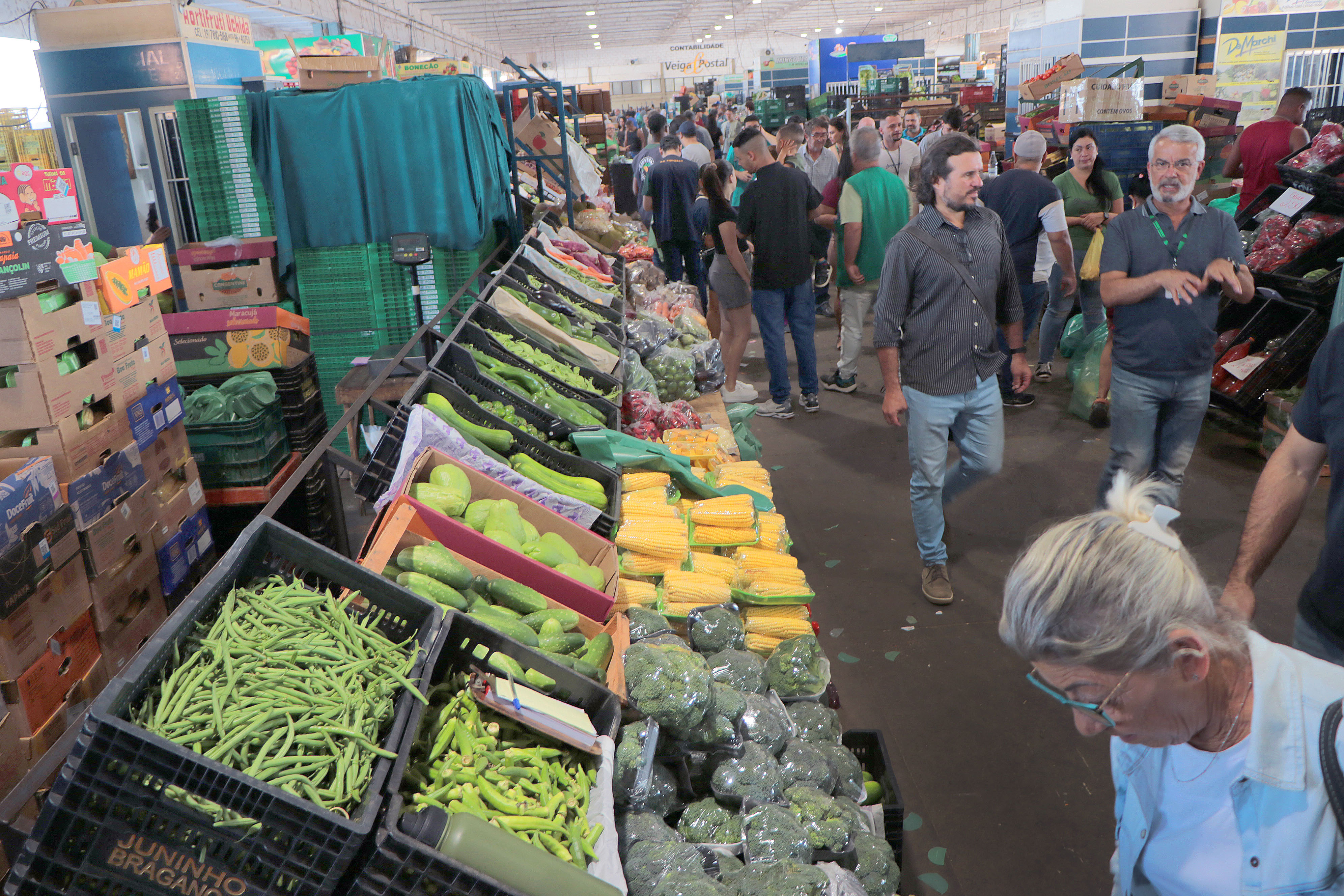 Na Ceasa, varejão tem opções de alimentos saudáveis 