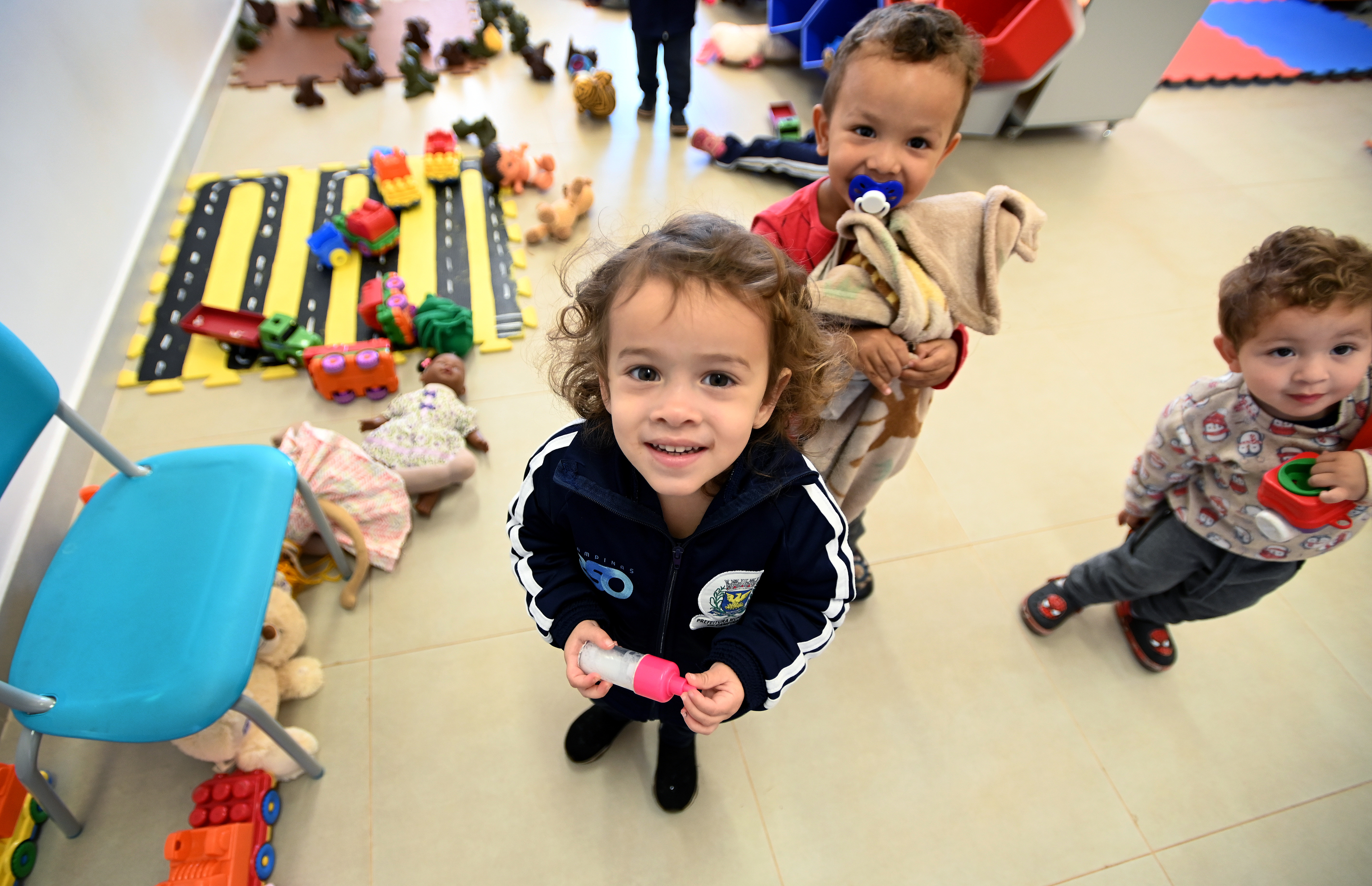 Resultados esperados incluem benefícios diretos às comunidades escolares