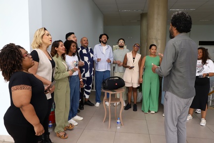 O coral Kadmiel participou do início da programação apresentando composições de música gospel negra