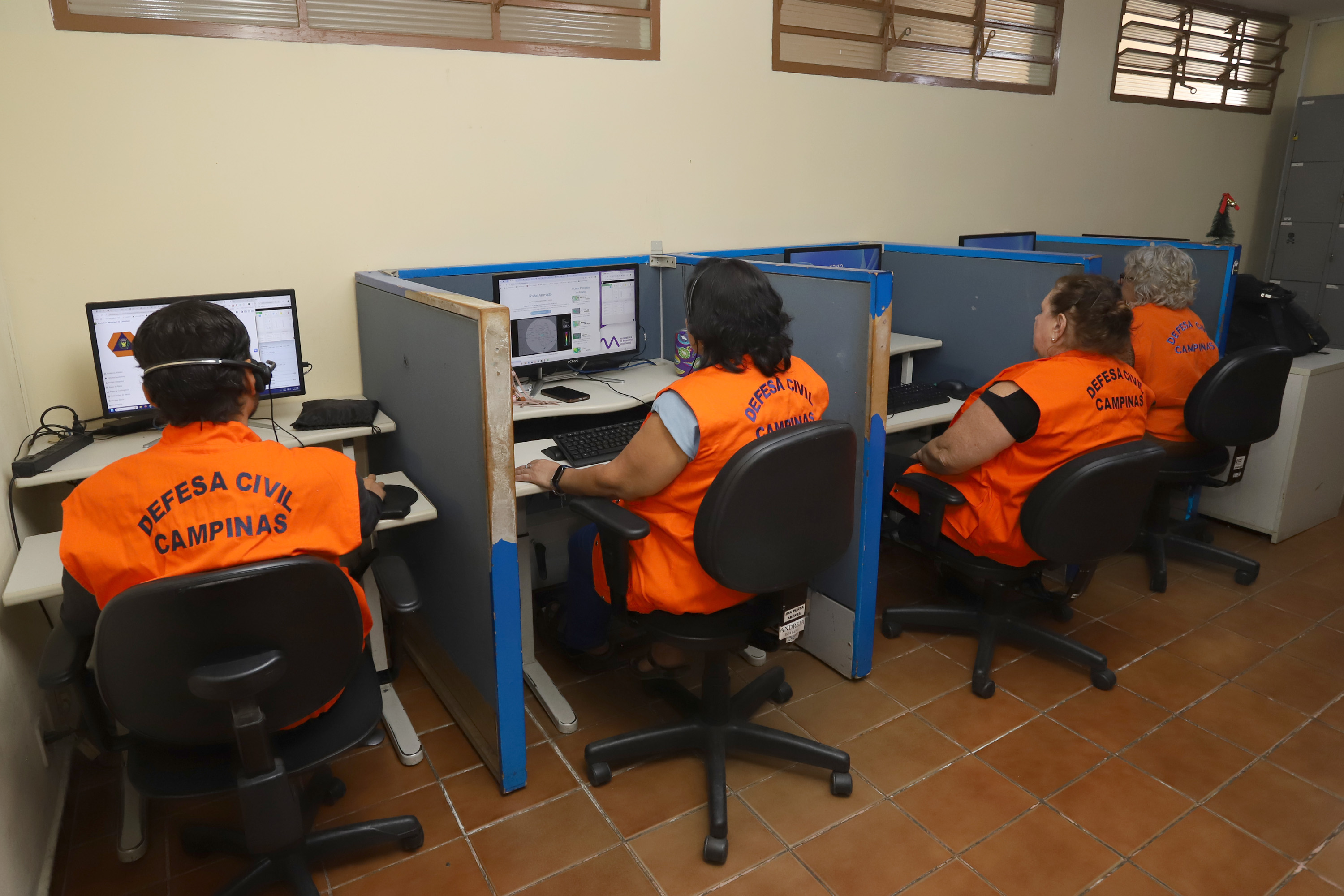 O setor de atendimento está a postos 24 horas por dia, todos os dias