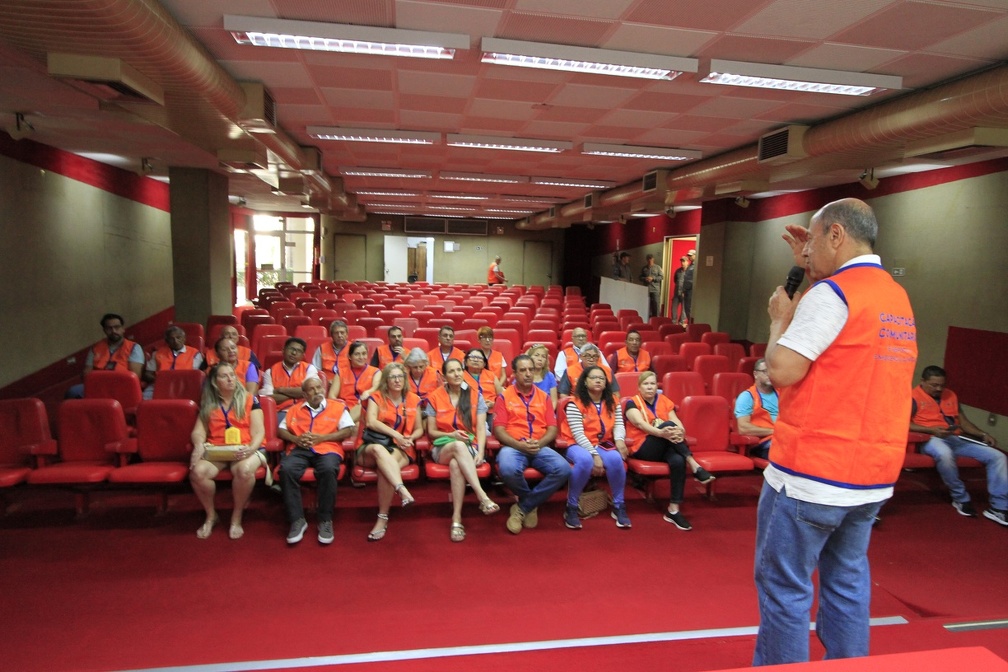 Lideranças comunitárias durante treinamento no Salão Vermelho da Prefeitura de Campinas