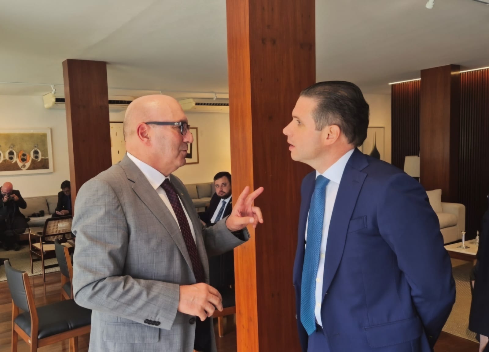 Prefeito Dário Saadi se reuniu com o presidente da Câmara dos Deputados, Hugo Motta