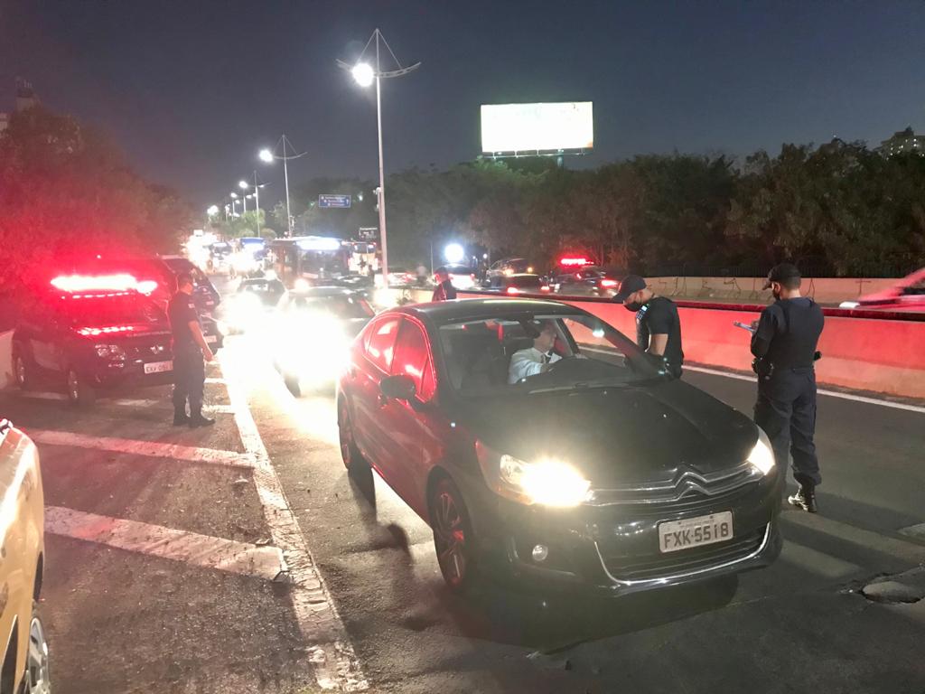 Bloqueio é realizado desde a tarde de quarta-feira (2/6) para conter turistas durante o feriado de Corpus Christi