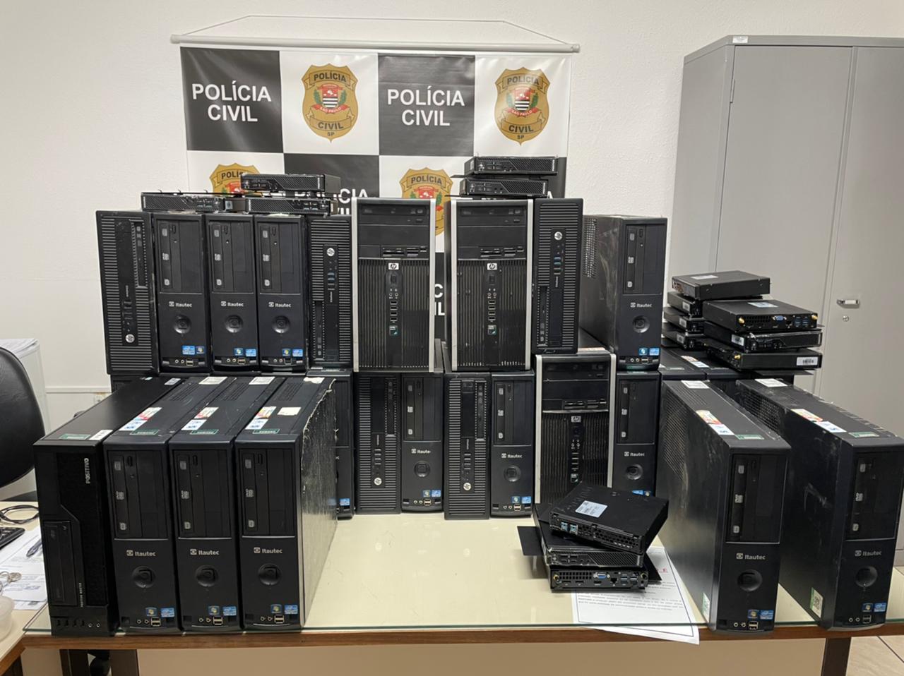 Nesta ocorrência foram apreendidos 44 computadores