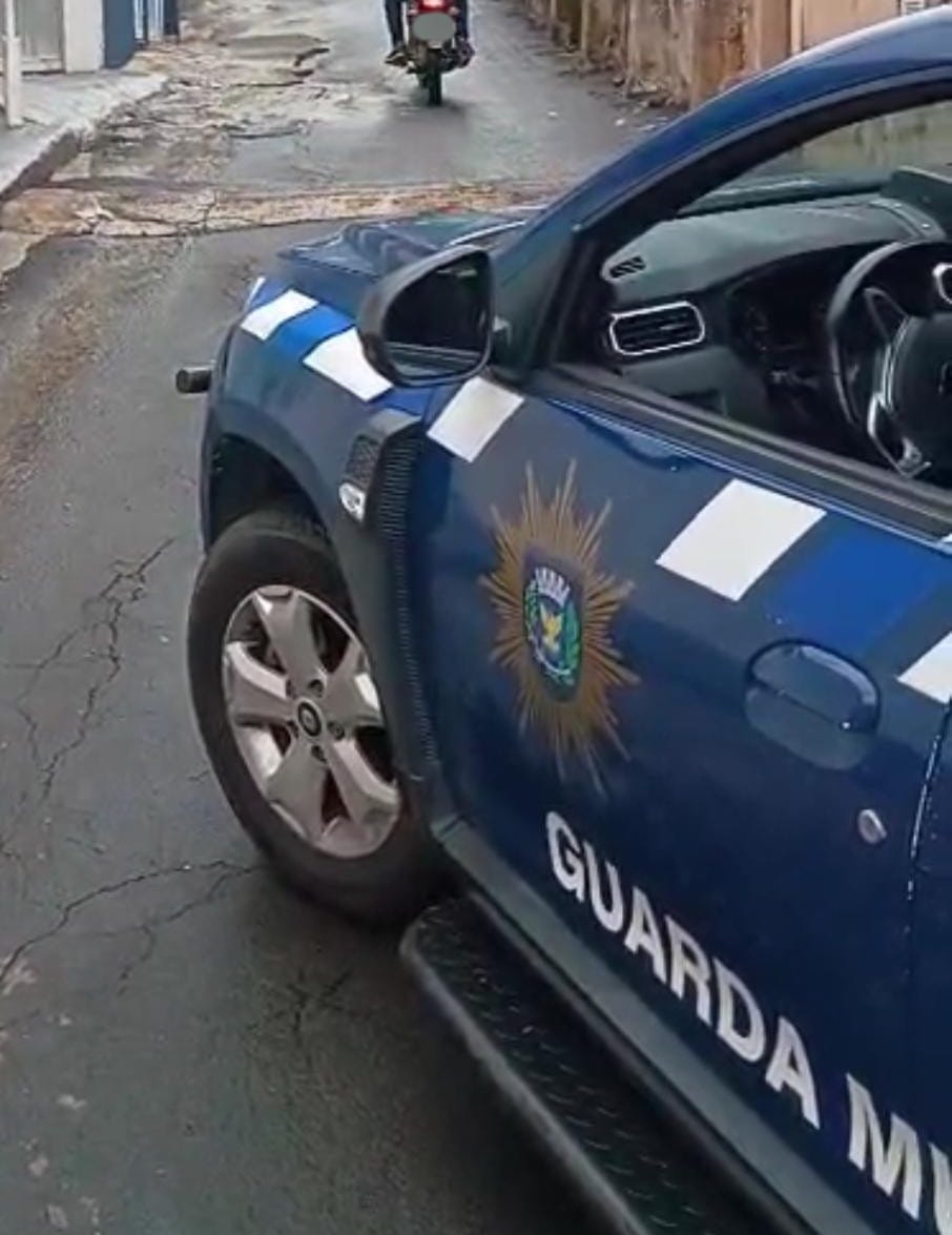 Os guardas municipais identificaram o suspeito no Jardim Boa Esperança