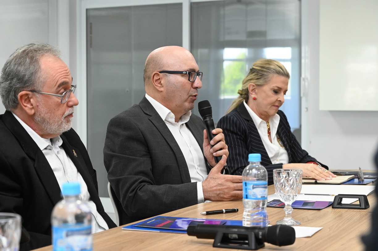  O prefeito Dário reafirmou na reunião que Campinas é aberta a investimentos e que a estrutura da administração está pronta para atender aqueles que desejarem mais informações