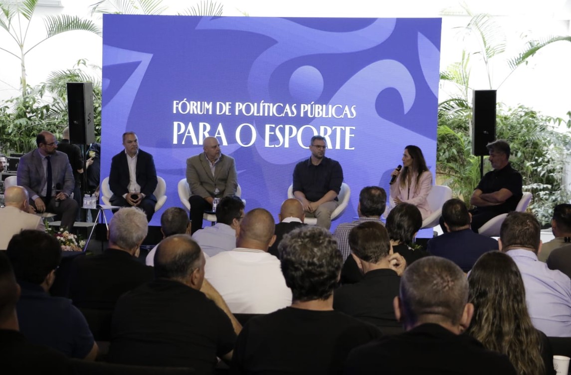 Participantes discutiram propostas e estratégias voltadas ao fortalecimento do esporte nos municípios,