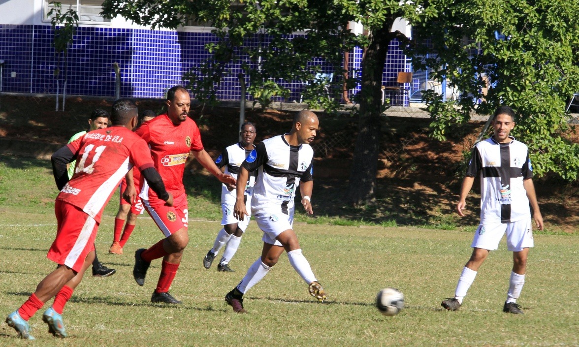 A temporada de 2025 do Campeonato de Futebol Amador Série A reúne 30 times divididos em cinco grupos de seis equipes cada