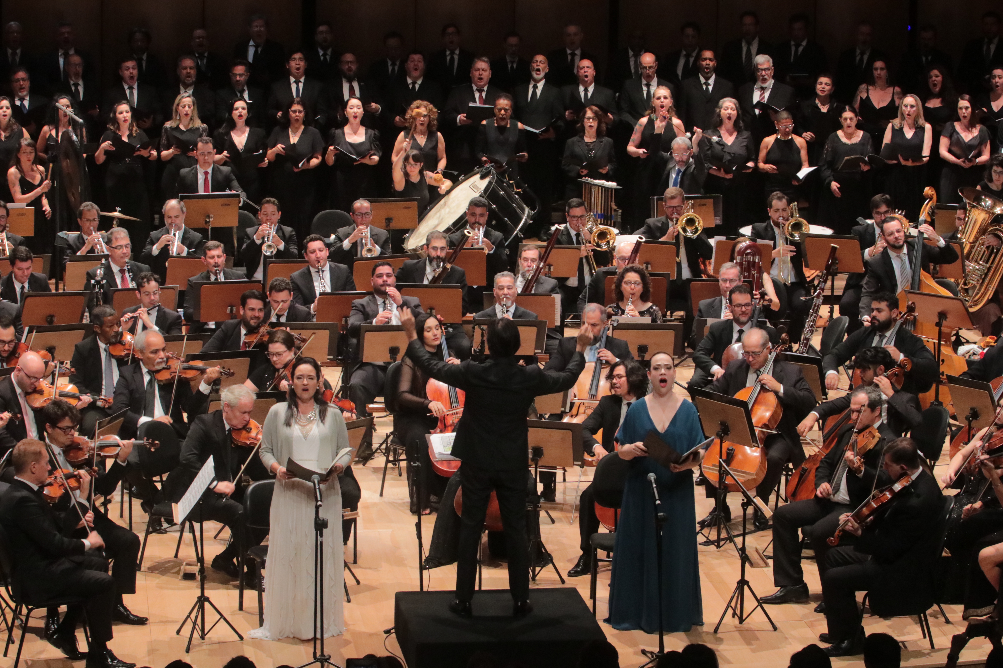 Apresentação da Sinfônica teve ainda ensaio aberto no próprio teatro