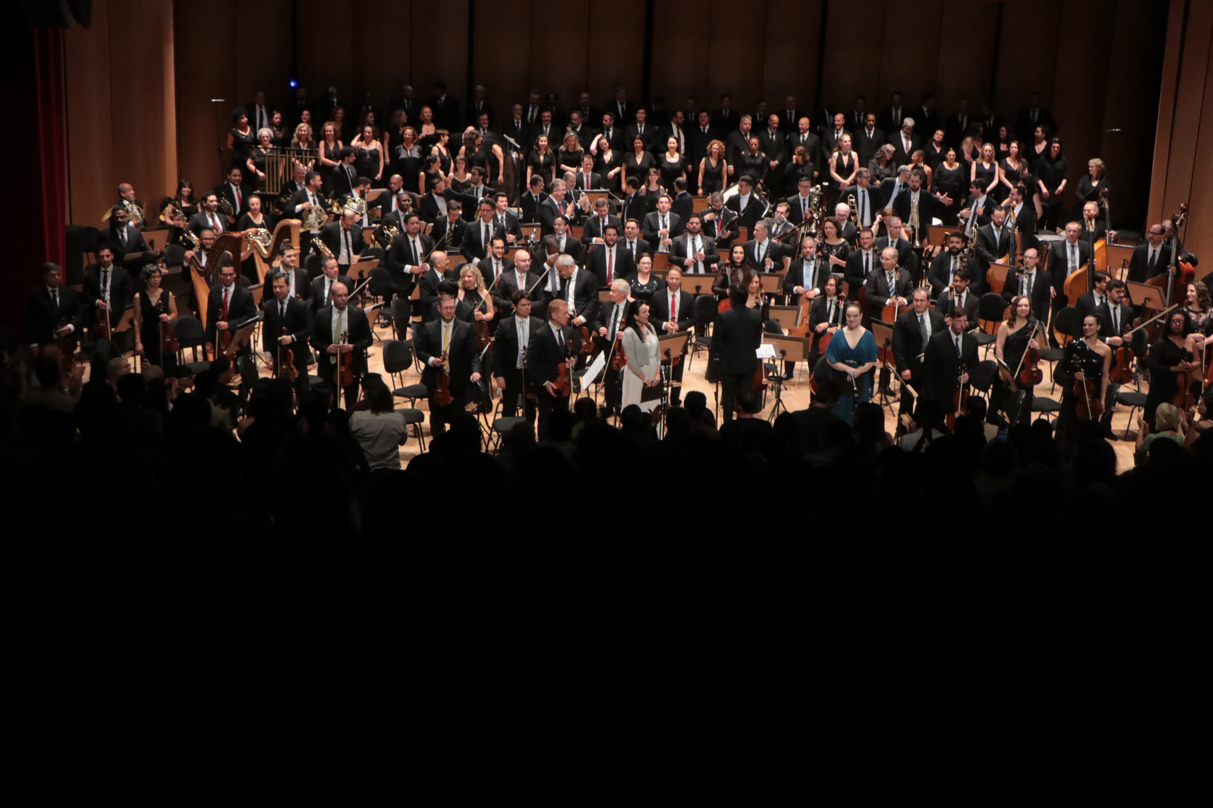 Grandiosidade do concerto emocionou quem assistiu presencialmente ou pelas redes sociais