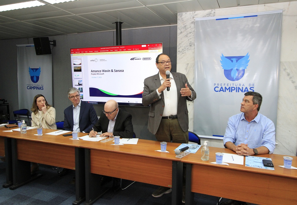 O presidente da Sanasa, Manuelito Magalhães Junior, fala em evento que apresentou resultados da parceria