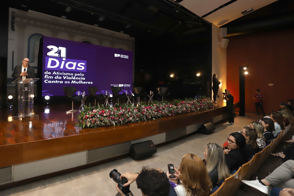 Dário abriu o evento e destacou a importância do combate à violência contra as mulheres nos ambientes virtuais