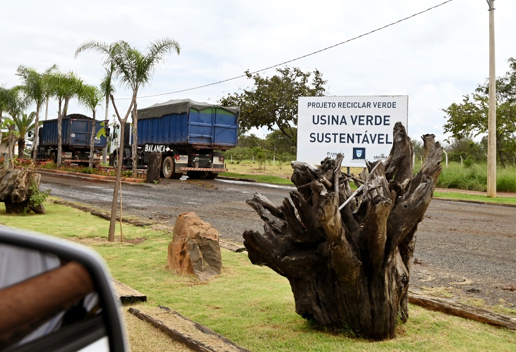 O que não está bom para ser consumido se transforma em fertilizante orgânico na Usina Verde