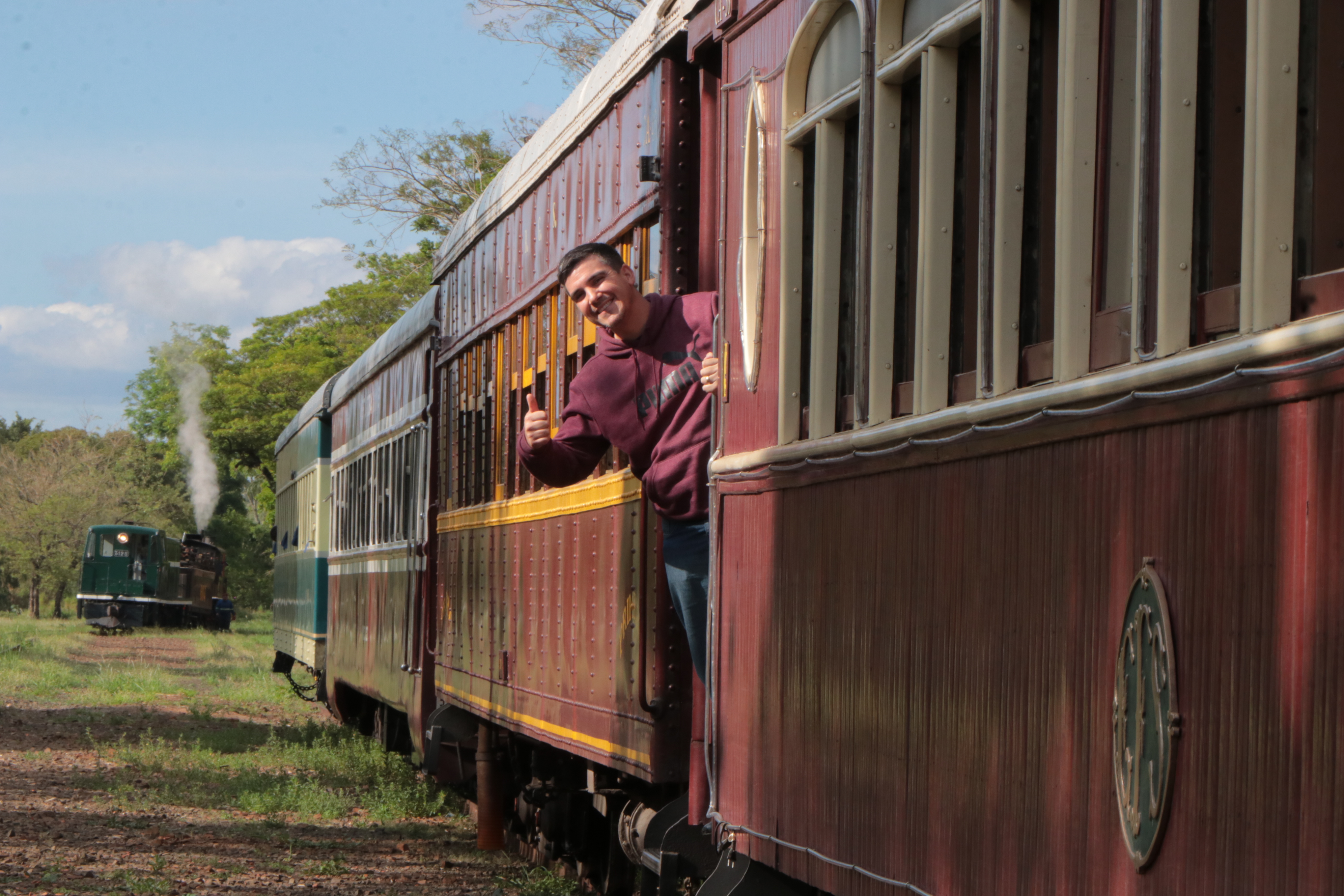 Nostalgia, diversão e belas paisagens embalam os passeios na Maria-Fumaça