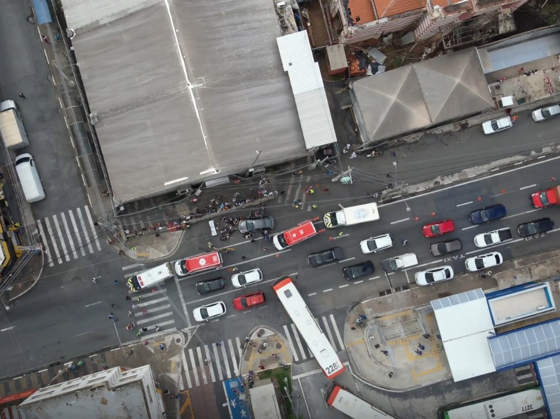 Exercício com simulado de acidente conduzido pela Emdec