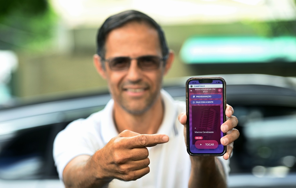 ... e também pelo celular 