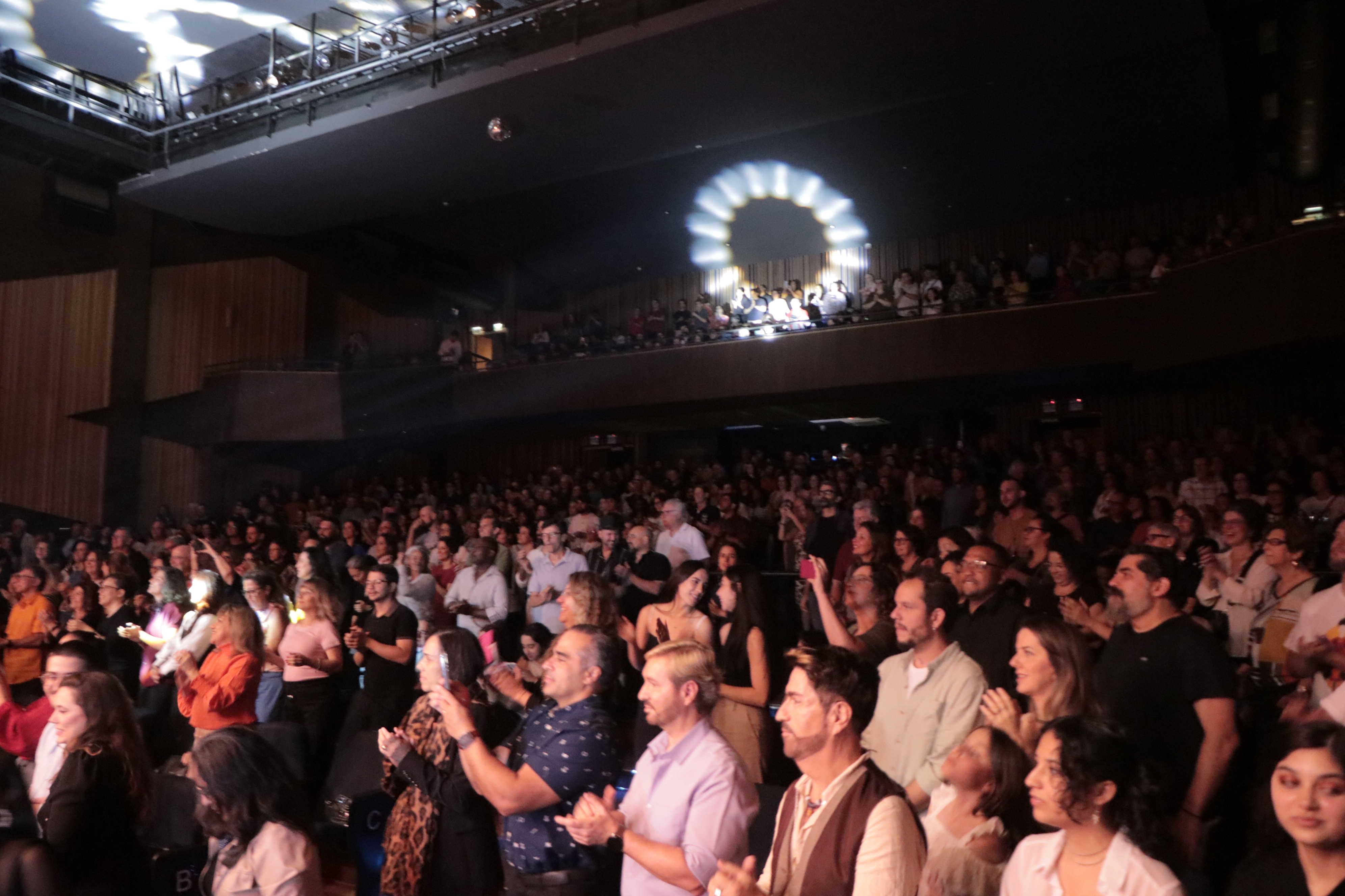 A Sinfônica também trouxe o espetáculo Cabaret Concerto com inspiração na estética dos cabarés europeus do início do século XX