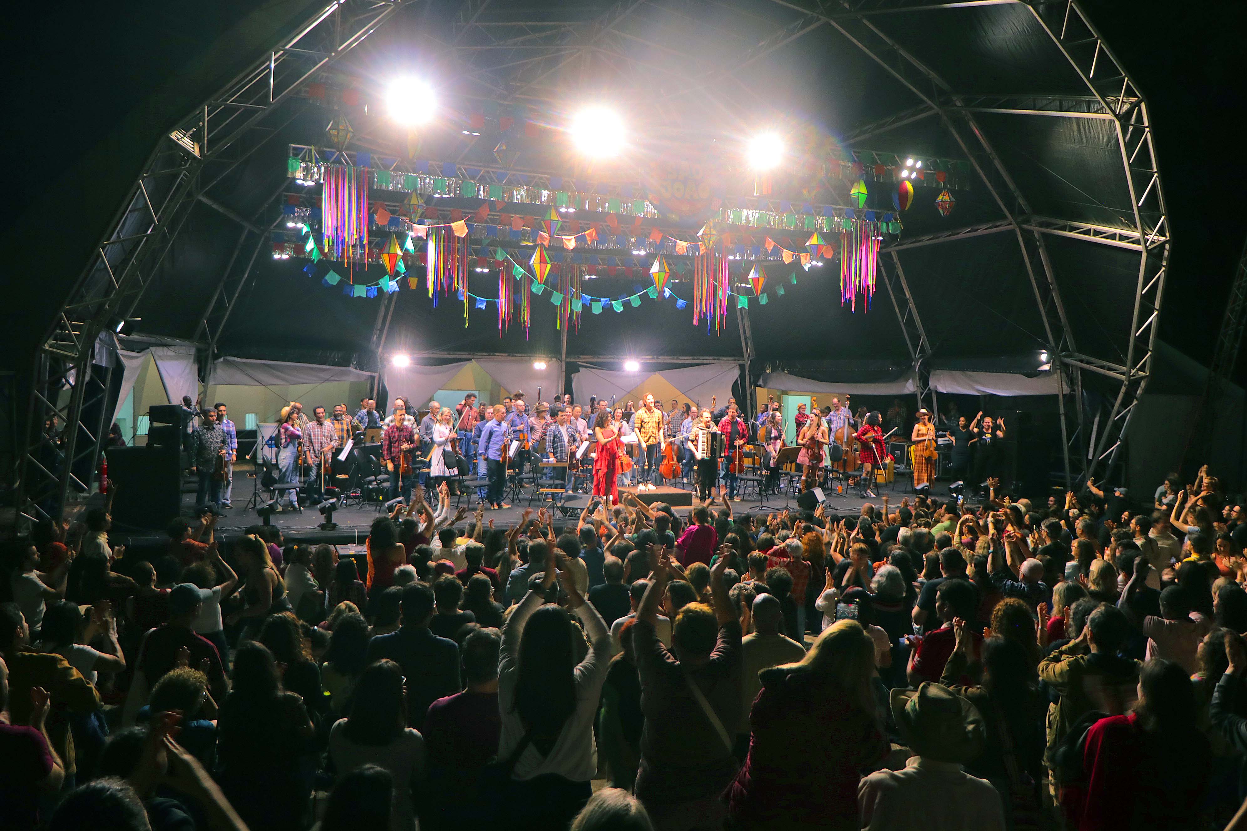 O Concerto “Viva São João” lotou a Concha Acústica com forró, emoção e cultura nordestina