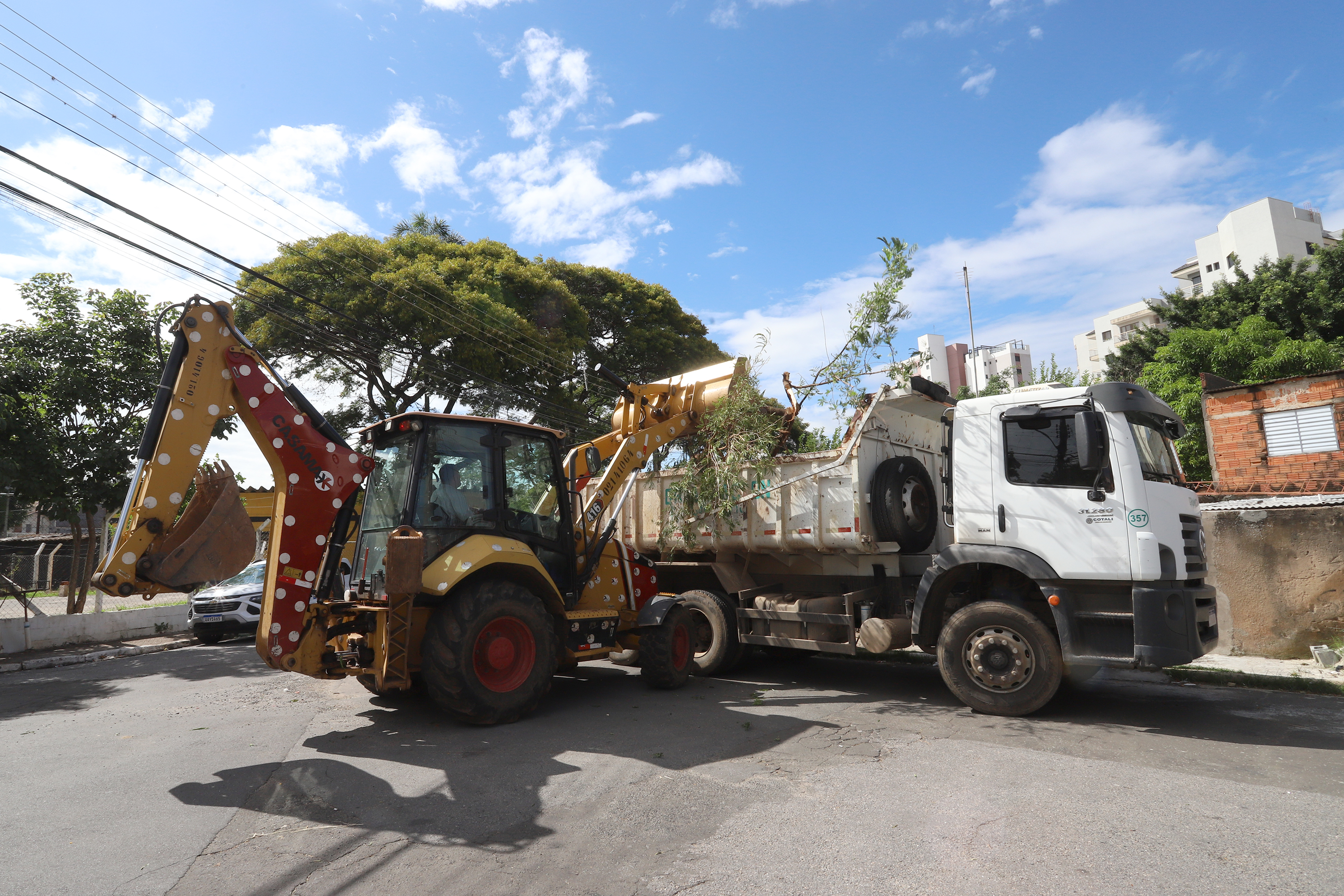 Serão usados caminhões e maquinários nos serviços 