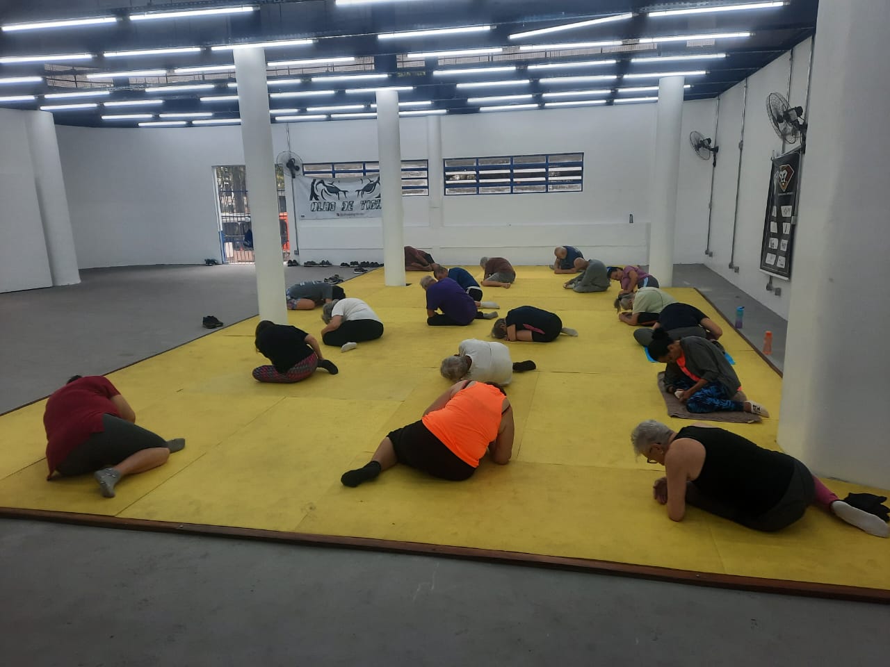 As aulas acontecem no período da manhã e da tarde e cada turma tem no máximo 20 alunos