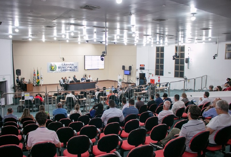 Representantes da Prefeitura, da Câmara Municipal e da sociedade civil debatem a LOA