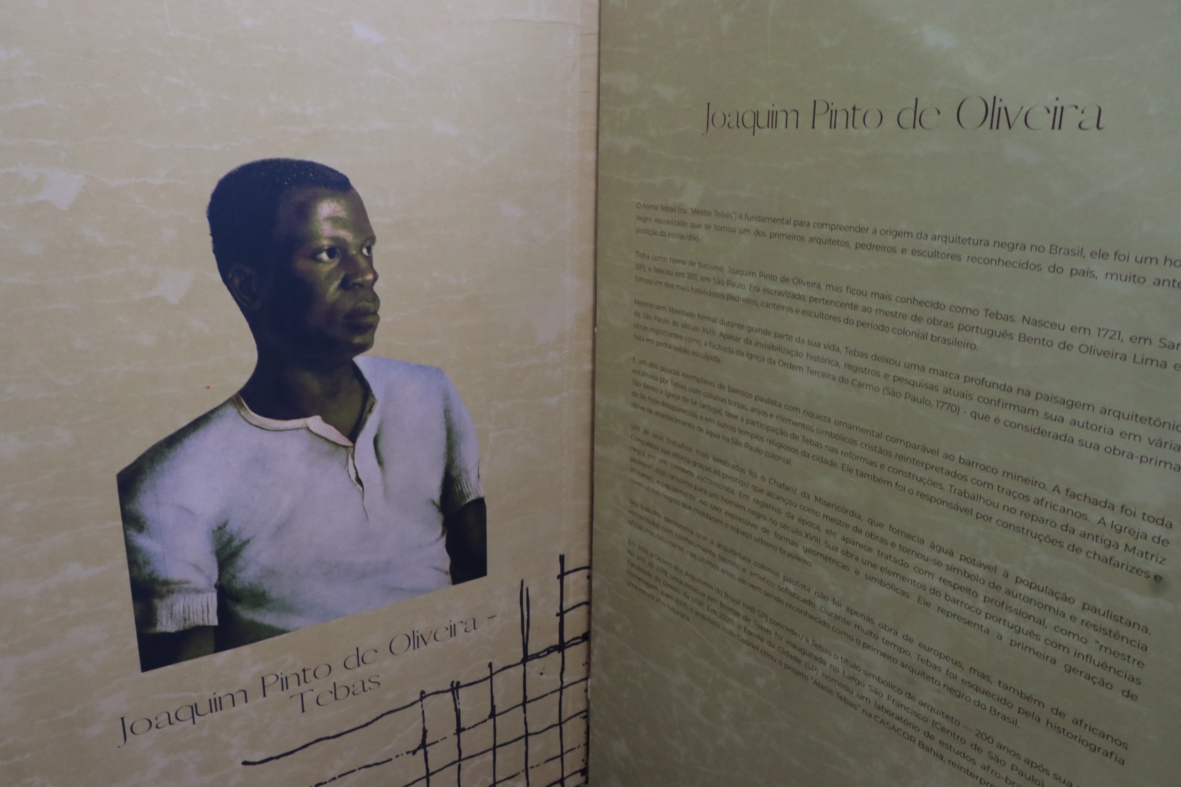 A exposição destaca a habilidade e o trabalho dos artífices negros, presentes no patrimônio histórico-arquitetônico do Brasil 