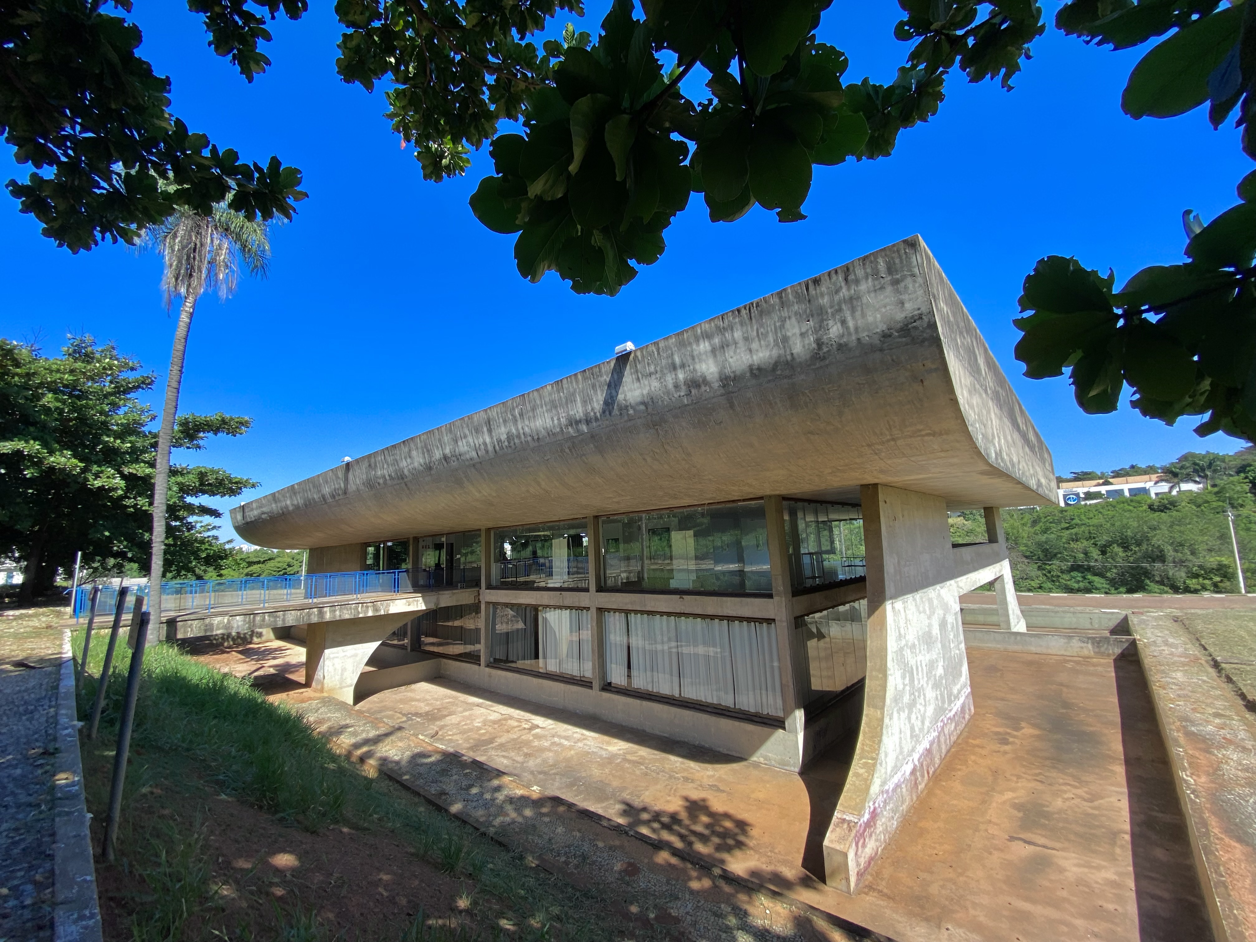 O Museu da Cidade fica na Avenida Dr. Heitor Penteado, 2.145, no Lago do Café, ao lado da Lagoa do Taquaral